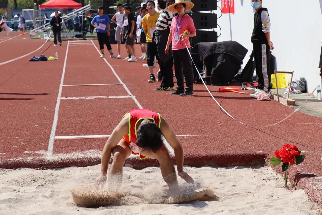 通过郑钦文 通过郑钦文
